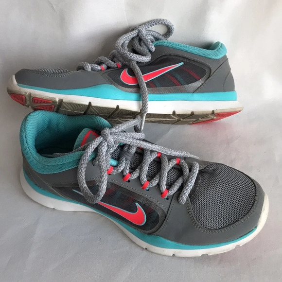 Nike Training gray/aqua/orange athletic shoes, size 8 - Picture 2 of 8